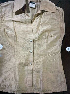 D&G Beige Button-Front Sleeveless Shirt